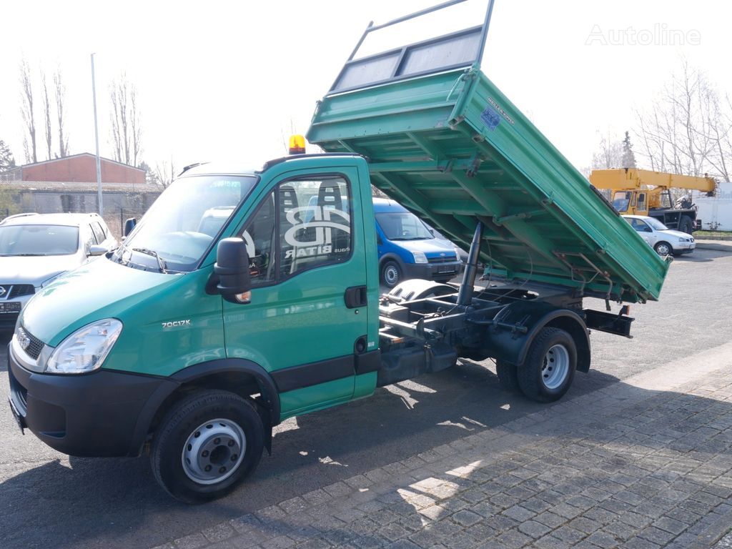 camion-benne IVECO Daily 70C17K	3 old M billencs
