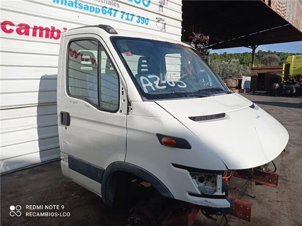 cabine Cabina Completa Iveco Daily II 35 S 11,35 C 11 pour camion IVECO Daily II 35 S 11,35 C 11