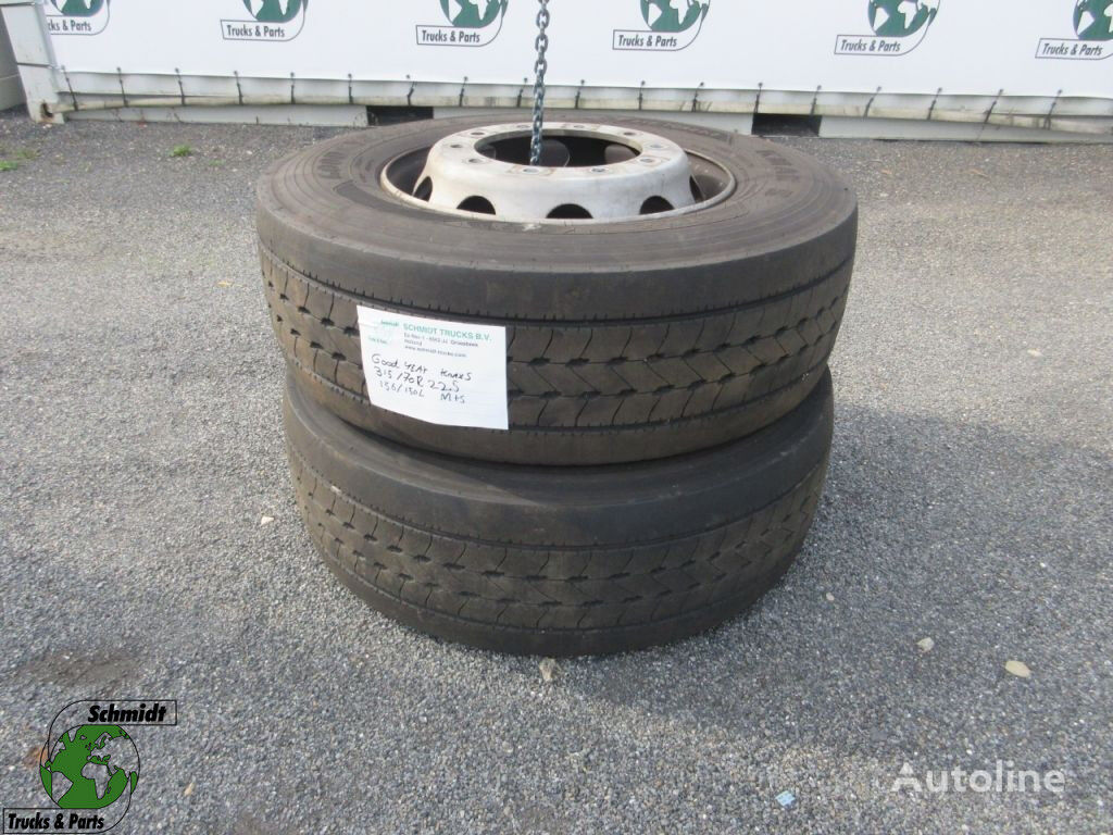 pneu de camion Goodyear 315/70R 22.5 M+S BANDEN MET WIELEN 2 X